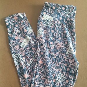 Lularoe Leggings (random patterns)